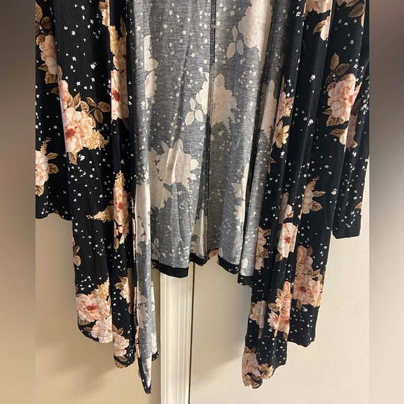 Torrid super soft knits black floral open front cardigan drape front 1X - Picture 5 of 8
